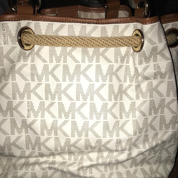 MK LG Marina Gathered Tote-White/Gold